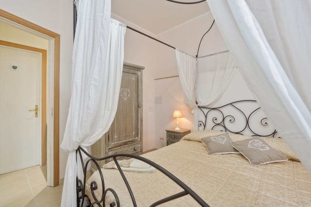 Maison Romantique Santa Maria di Castellabate Room photo
